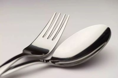 不锈钢餐具用久了太脏？这法子教你焕然一新！